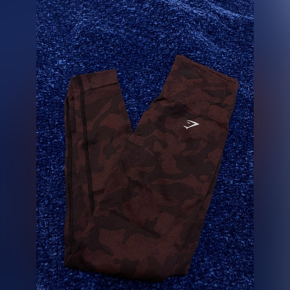 Gym shark leggings